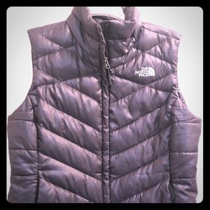 Women’s northface 550 vest